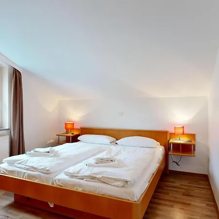 Strandnahe Mit Schwimmbad Im Haus, A Cappella 05, Appartement