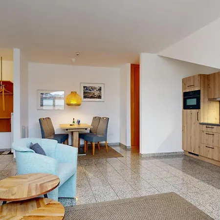 Strandnahe Mit Schwimmbad Im Haus, A Cappella 05, Appartement Binz