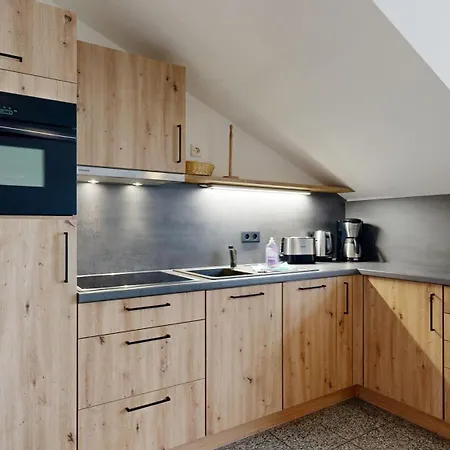 Strandnahe Mit Schwimmbad Im Haus, A Cappella 05, * Binz